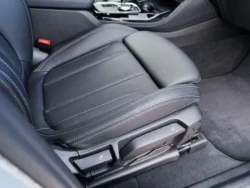 BMW X4 xDrive20i M-Sport AHK PANO ACC KoZg HuD Laser