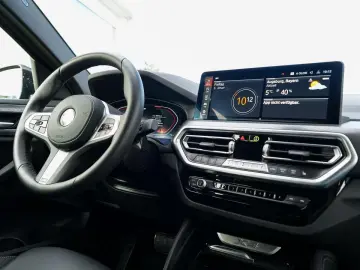 BMW X4 xDrive20i M-Sport AHK PANO ACC KoZg HuD Laser