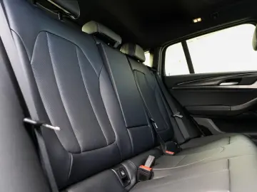 BMW X4 xDrive20i M-Sport AHK PANO ACC KoZg HuD Laser