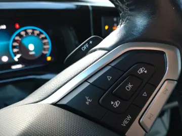 VW Multivan 2.0 TDI LÜ DSG-LED-AHK--LaneAss