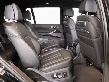 BMW X7 xDr40i M Sport ExDrive StHz SkyL AHK Massage
