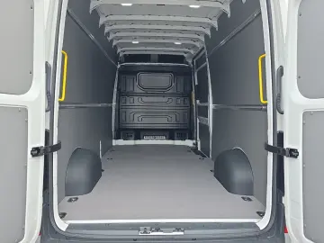 VW Crafter Kasten TDI 130kW langer Radst. VORB. AHK