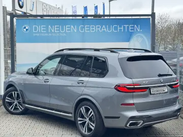 BMW X7 xDrive40i M Sport AHK P-SKY 6-Sitze StHzg h&k