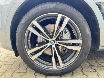 BMW X7 xDrive40i M Sport AHK P-SKY 6-Sitze StHzg h&k