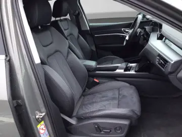 AUDI Q8 e-tron 50 Q ADVANCED MATRIX KAMERA BuO AHK