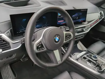 BMW X7 xDrive40i M Sport Standheizung Massage AHK