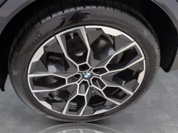BMW X7 xDrive40i M Sport Standheizung Massage AHK