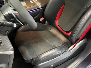 MERCEDES-BENZ GLC 43 AMG Performance AHK Dist 21  Ni…