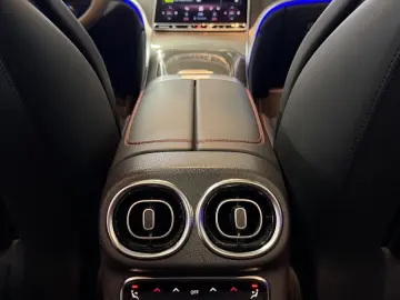 MERCEDES-BENZ GLC 43 AMG Performance AHK Dist 21  Ni…