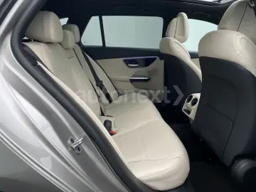 MERCEDES-BENZ C 220d T 4Matic  2xAvantgarde  Pano Hi…