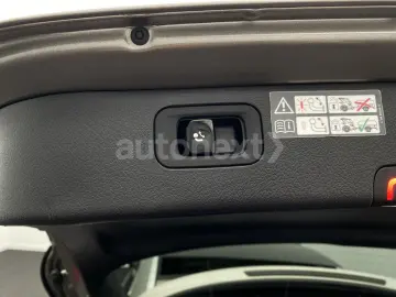 MERCEDES-BENZ C 220d T 4Matic  2xAvantgarde  Pano Hi…