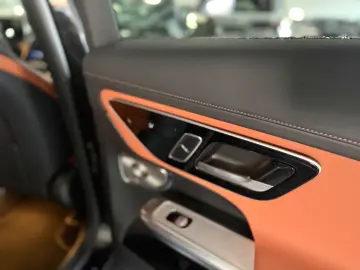 MERCEDES-BENZ GLC 300de 4M AMG Night-Pano -HUD-360K-…