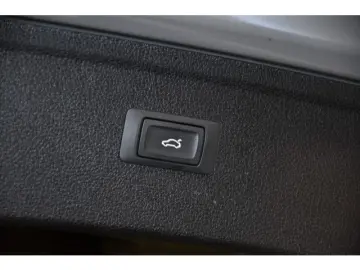 AUDI Q5 50 TFSI e S-tronic quattro Tempo Einparkhi Si