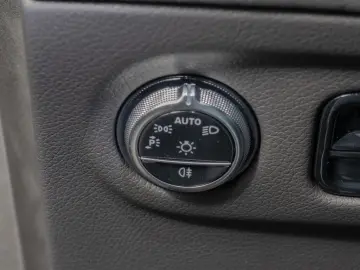 MERCEDES-BENZ EQE SUV 53 AMG 4M  Premium Distr. LED …
