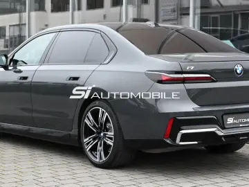 BMW i7 M70 xDrive  UVP 223.369€ VOLLLEDER ALCANTARA
