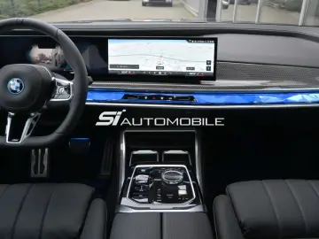 BMW i7 M70 xDrive  UVP 223.369€ VOLLLEDER ALCANTARA