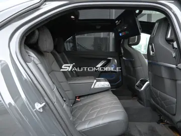 BMW i7 M70 xDrive  UVP 223.369€ VOLLLEDER ALCANTARA
