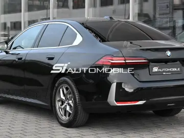 BMW 520d  KOMFORTSITZE PANO SITZKLIMA STANDHEIZ 360