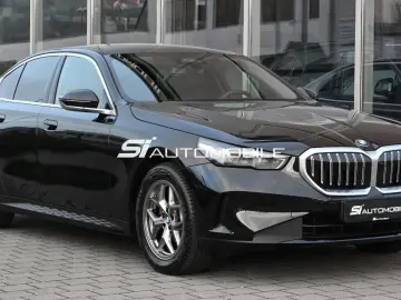 BMW 520d  KOMFORTSITZE PANO SITZKLIMA STANDHEIZ 360