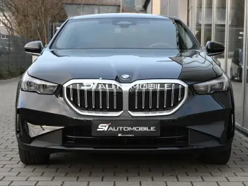 BMW 520d  KOMFORTSITZE PANO SITZKLIMA STANDHEIZ 360