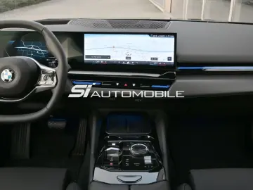 BMW 520d  KOMFORTSITZE PANO SITZKLIMA STANDHEIZ 360
