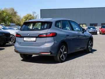 BMW 223 Active Tourer xDrive AHK LED ACC NAVI H K
