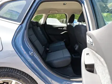 BMW 223 Active Tourer xDrive AHK LED ACC NAVI H K