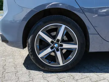BMW 223 Active Tourer xDrive AHK LED ACC NAVI H K