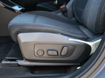 BMW 223 Active Tourer xDrive AHK LED ACC NAVI H K