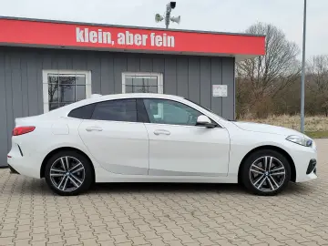 BMW 220d Gran Coupé xDrive  AHK H K HuD Pano Key ACC