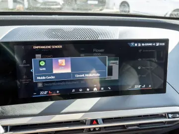 BMW iX xDrive 40 AHK NAVI LED H K KEYLESS KIMAAUT AK