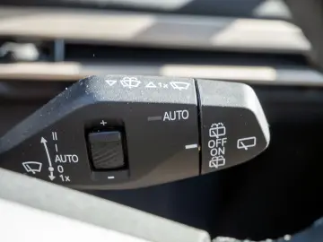 BMW iX xDrive 40 AHK NAVI LED H K KEYLESS KIMAAUT AK