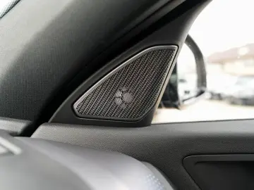 BMW 123 xDrive M-Sport 19 HuD PANO ACC AHK eSitz H&K