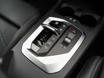 BMW 123 xDrive M-Sport 19 HuD PANO ACC AHK eSitz H&K