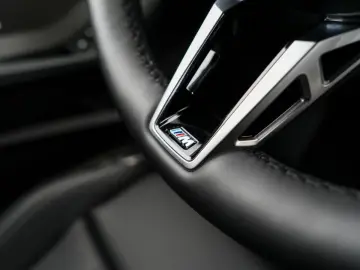 BMW 123 xDrive M-Sport 19 HuD PANO ACC AHK eSitz H&K