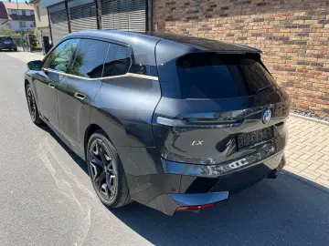 BMW iX 40 xDrive Sport Sky AHK Massage DAProf