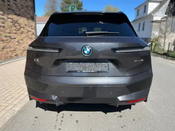 BMW iX 40 xDrive Sport Sky AHK Massage DAProf
