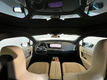 BMW iX 40 xDrive Sport Sky AHK Massage DAProf