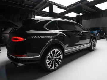 BENTLEY Bentayga 4.0 V8 EWB Azure 4WD Autom.