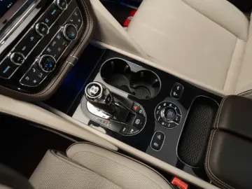 BENTLEY Bentayga 4.0 V8 EWB Azure 4WD Autom.