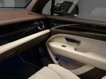 BENTLEY Bentayga 4.0 V8 EWB Azure 4WD Autom.