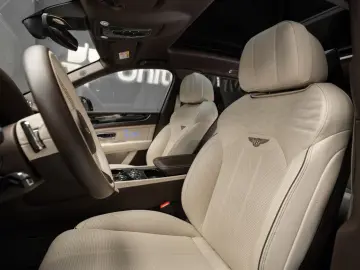 BENTLEY Bentayga 4.0 V8 EWB Azure 4WD Autom.