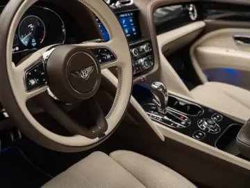 BENTLEY Bentayga 4.0 V8 EWB Azure 4WD Autom.