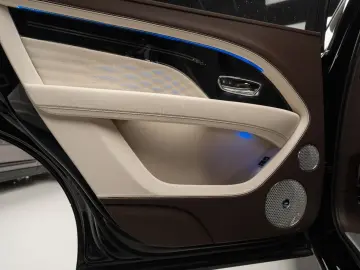 BENTLEY Bentayga 4.0 V8 EWB Azure 4WD Autom.