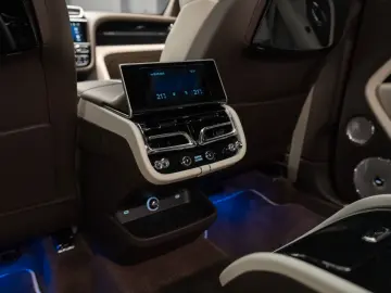 BENTLEY Bentayga 4.0 V8 EWB Azure 4WD Autom.