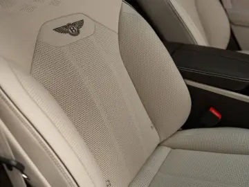 BENTLEY Bentayga 4.0 V8 EWB Azure 4WD Autom.