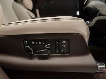 BENTLEY Bentayga 4.0 V8 EWB Azure 4WD Autom.