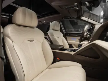 BENTLEY Bentayga 4.0 V8 EWB Azure 4WD Autom.