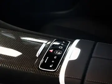 MERCEDES-BENZ EQE 43 AMG 4M PremiumPlus Hyper HUD Fahrassis
