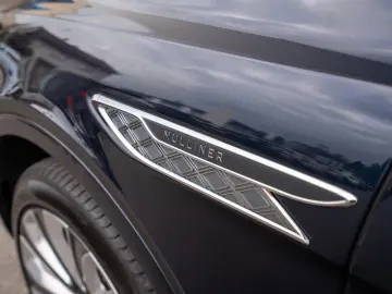 BENTLEY Bentayga EWB Mulliner V8